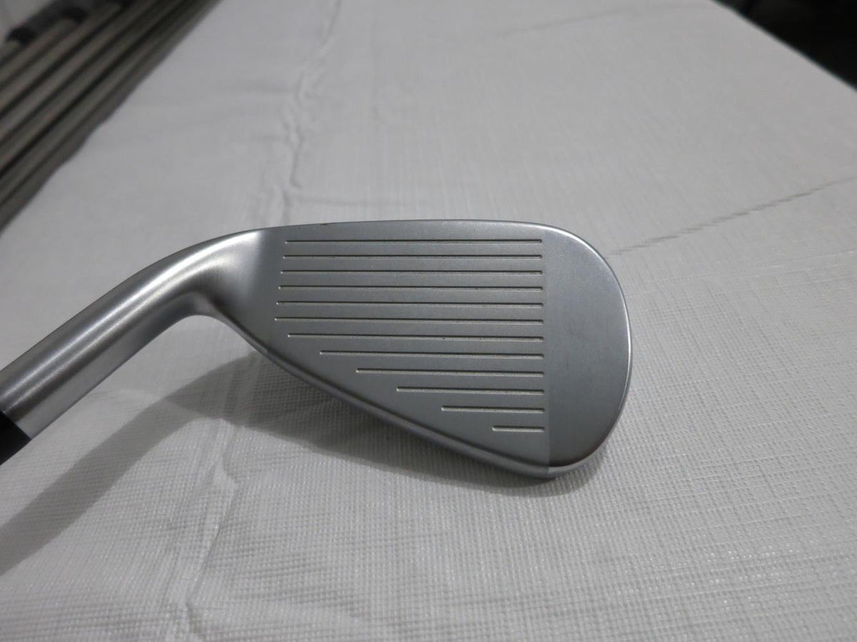 Mizuno JPX-921 Hot Metal Iron Set - 5-PW, GW- Recoil 460 Regular Graphite - MINT