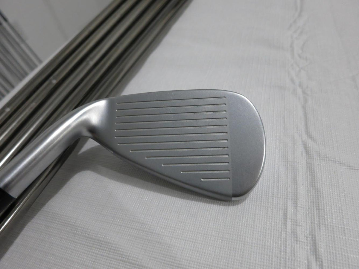 Mizuno JPX-921 Hot Metal Iron Set - 5-PW, GW- Recoil 460 Regular Graphite - MINT