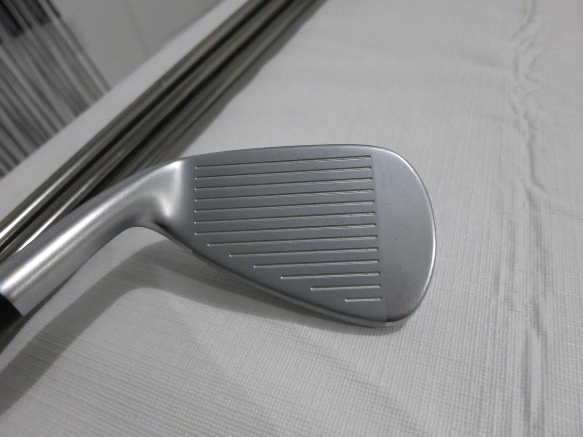 Mizuno JPX-921 Hot Metal Iron Set - 5-PW, GW- Recoil 460 Regular Graphite - MINT