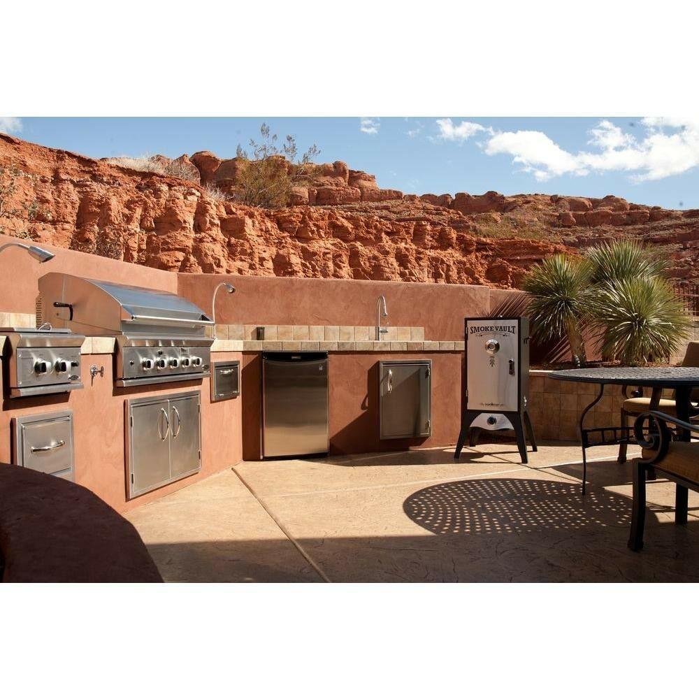 Camp Chef Smoke Vault 18 in. Propane Smoker Gas Horizontal BBQ with Grease Pan