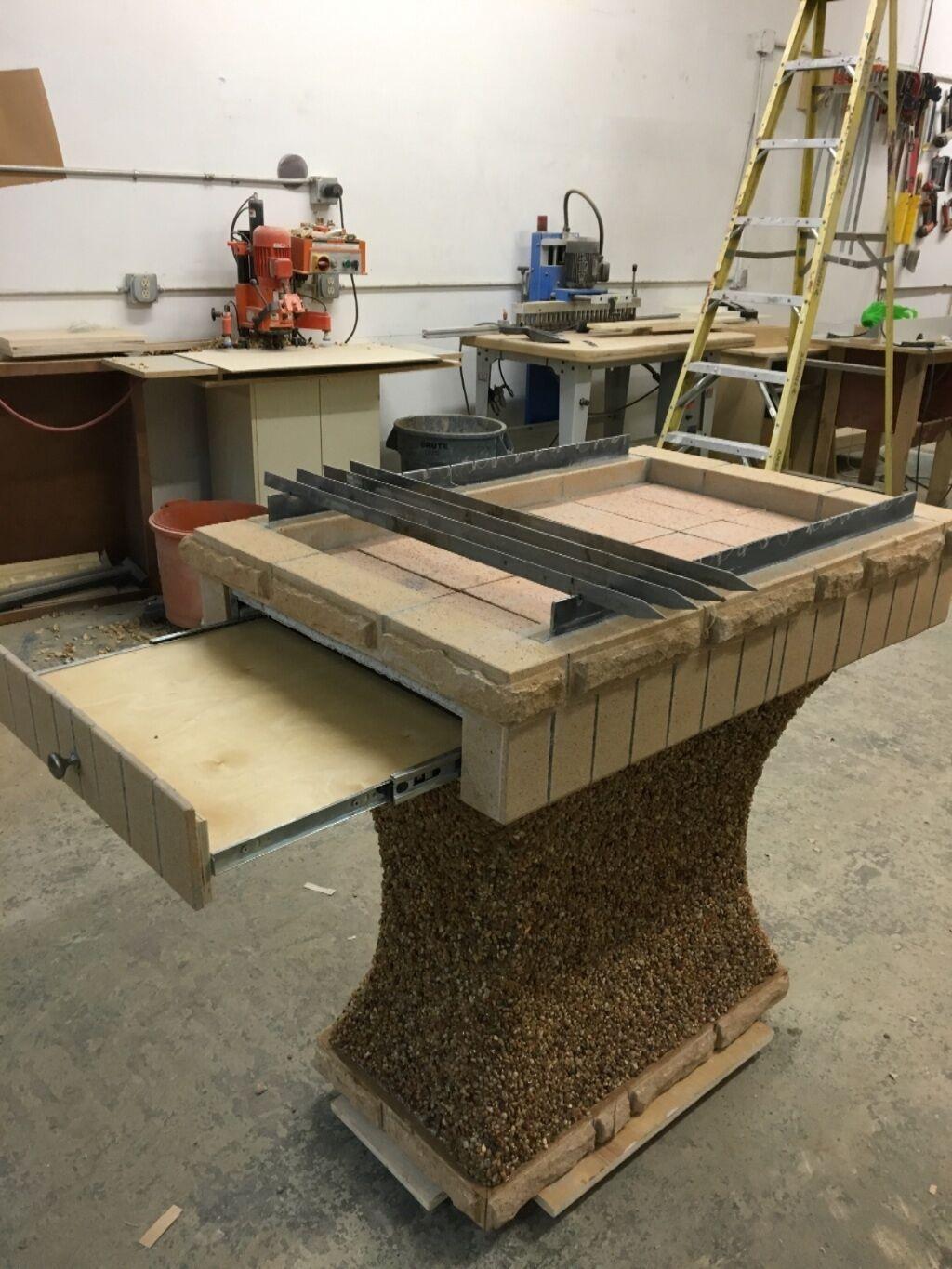 Barbecue Grill 3ft length & 2 ft deep 3 1/2 height. With pull out drawer!