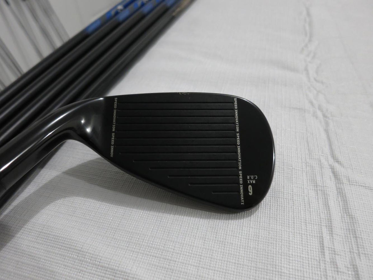 Cleveland CG Black Iron Set - 4H, 5H, 6-PW, GW - Regular Flex Graphite - MINT