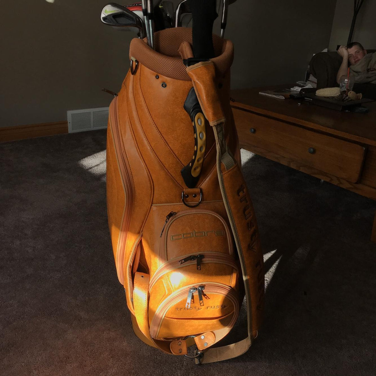 Brown Men's Cobra Tour Staff Bag