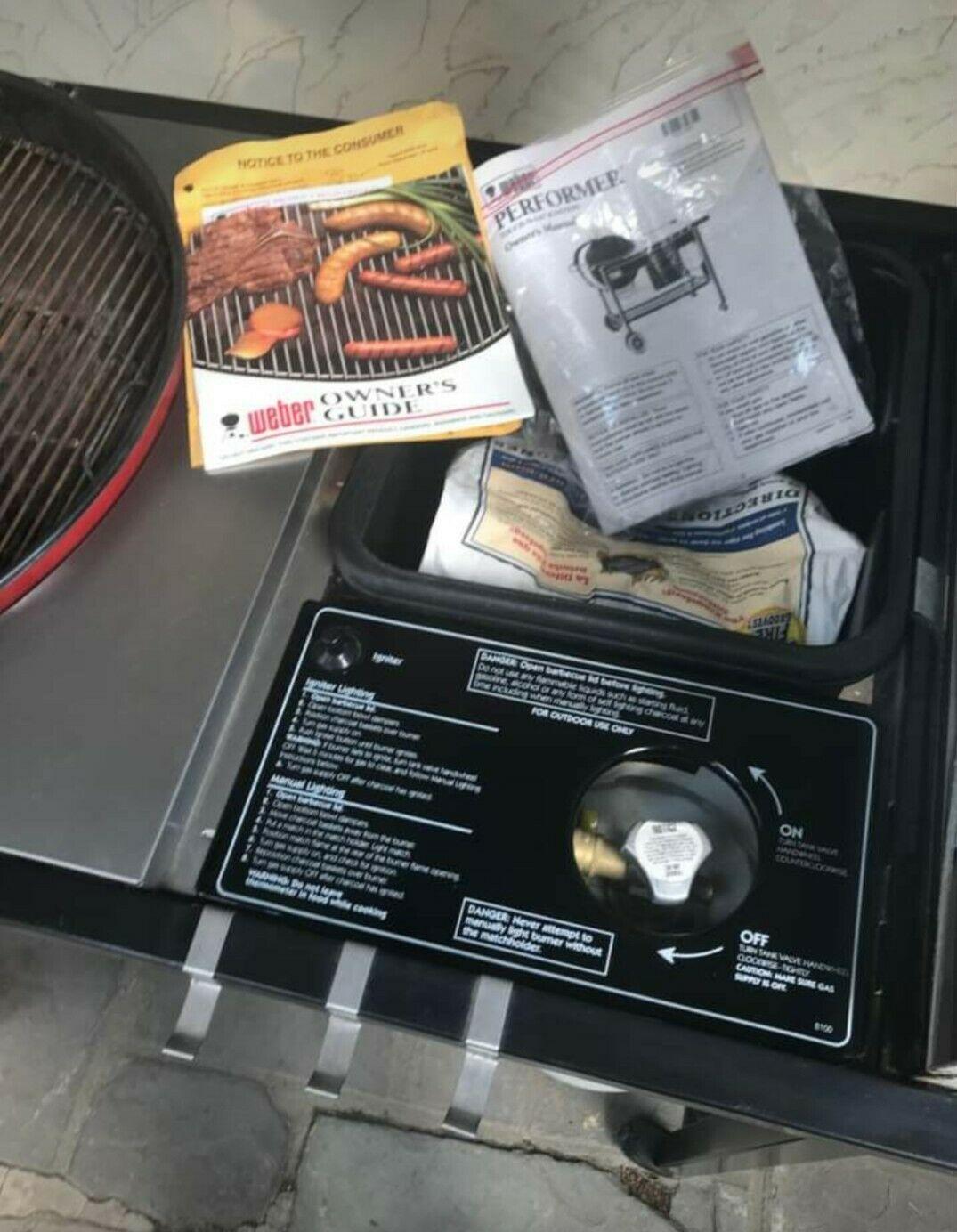 WEBER PERFORMER CHARCOAL GRILL IN VG CONDITION