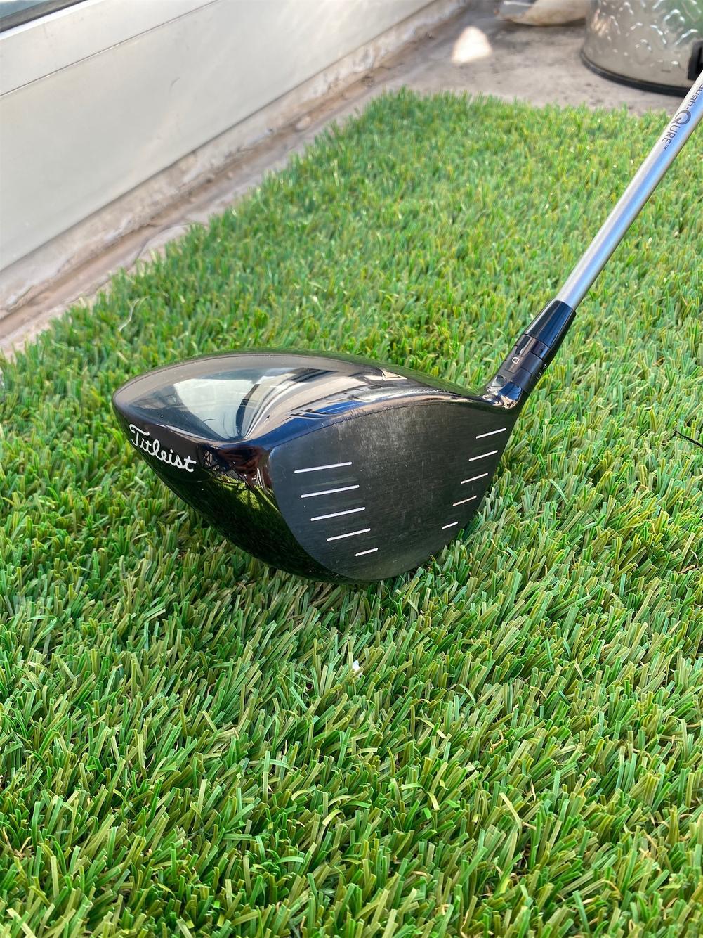Titleist 915D3 Driver 10.5 Loft w/ Stiff Flex Diamana Whiteboard D+ 60S Shaft