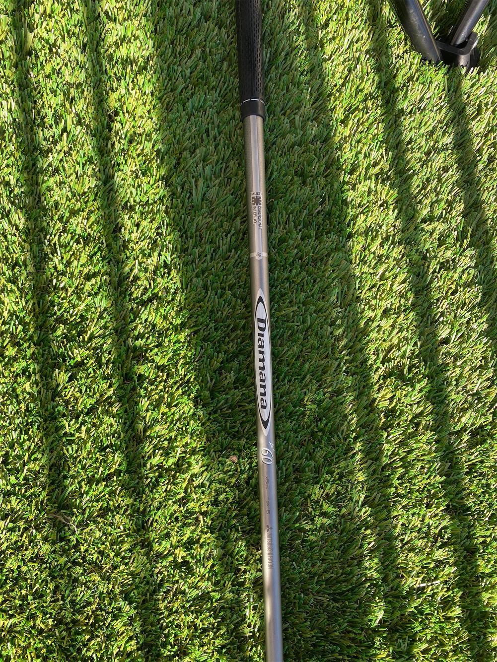 Titleist 915D3 Driver 10.5 Loft w/ Stiff Flex Diamana Whiteboard D+ 60S Shaft