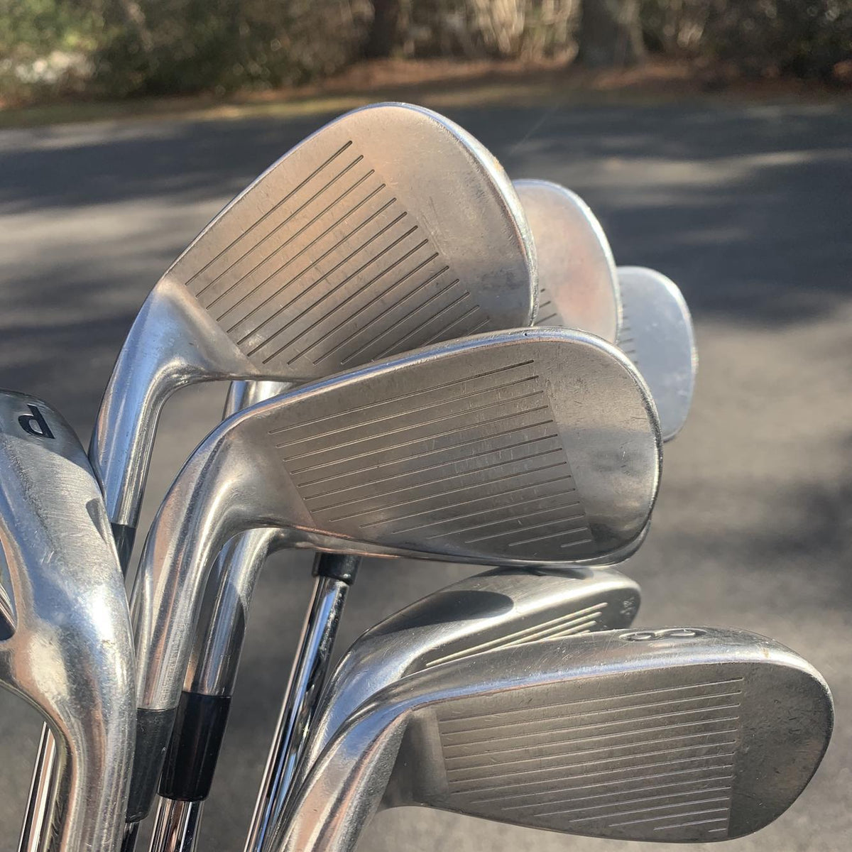 Men's Right Handed AP1 714 Regular Flex Steel Shaft Iron Set