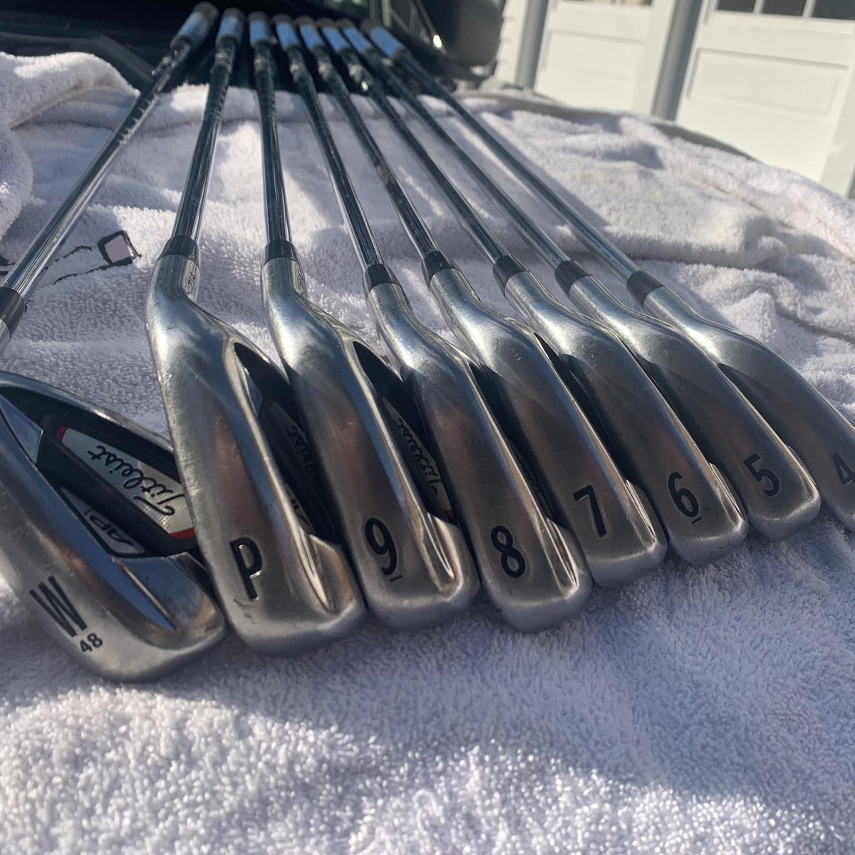 Men's Right Handed AP1 714 Regular Flex Steel Shaft Iron Set