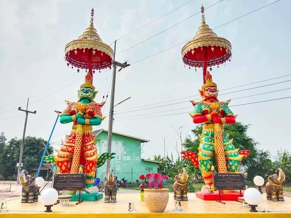 Buddhist Hindu Chatra Parosol Umbrella over Divine Royalty, #03013, many sizes