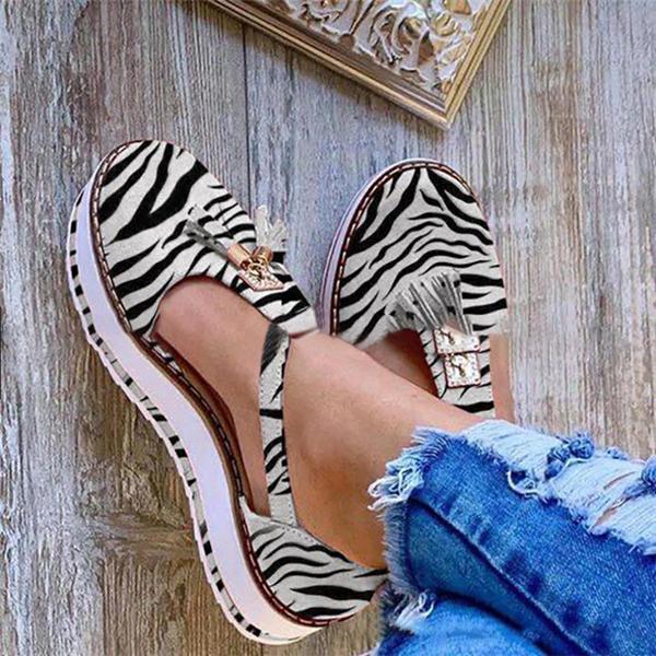 Comfortable New Women Flat Bottom Sexy Beach Sandals