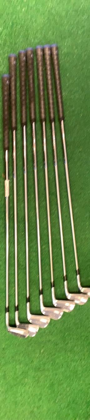 Titleist Used Right Handed Men's Regular Flex Iron Set