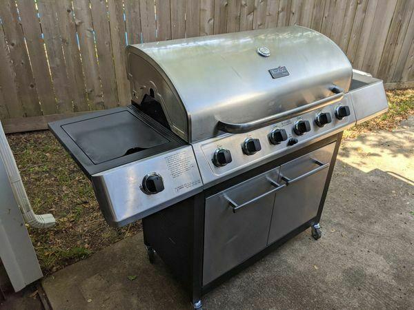 Charbroil - 6 Burner Grill - Stainless