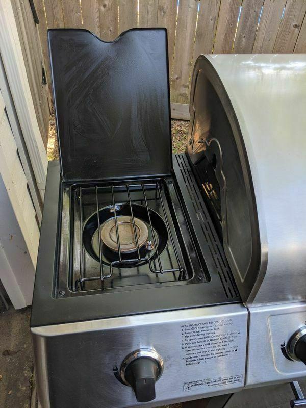 Charbroil - 6 Burner Grill - Stainless