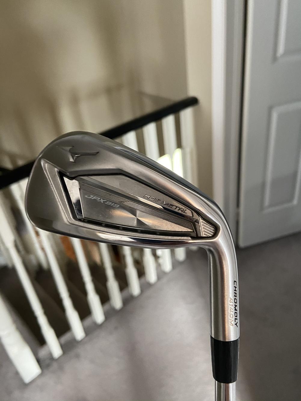 Used Men's Mizuno Right Handed JPX 919 Iron Set Regular Flex Steel Shaft