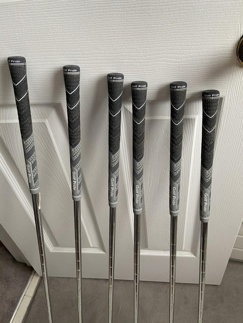 Used Men's Mizuno Right Handed JPX 919 Iron Set Regular Flex Steel Shaft