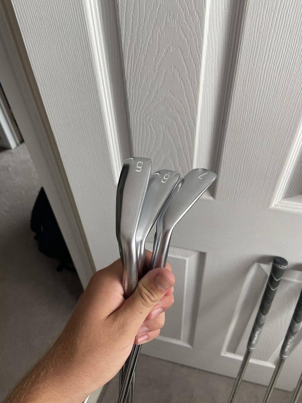 Used Men's Mizuno Right Handed JPX 919 Iron Set Regular Flex Steel Shaft