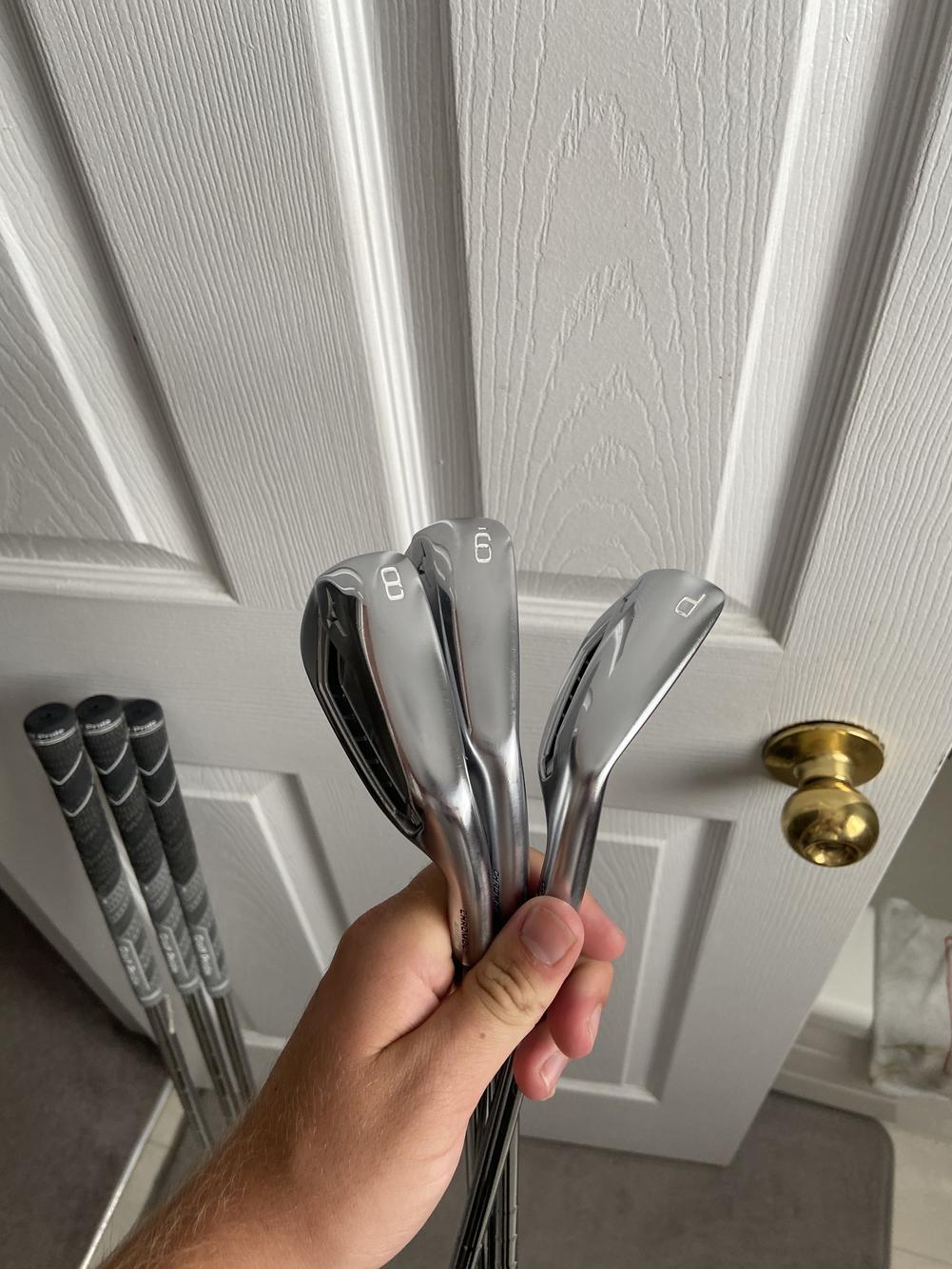 Used Men's Mizuno Right Handed JPX 919 Iron Set Regular Flex Steel Shaft