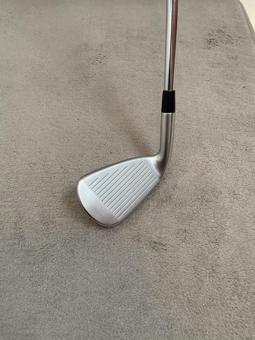 Used Men's Mizuno Right Handed JPX 919 Iron Set Regular Flex Steel Shaft