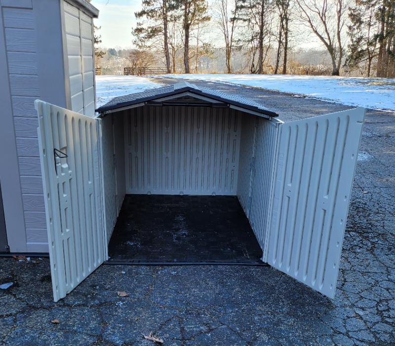 Rubbermaid Slide-Lid Resin Weather Resistant Outdoor Storage Shed, 6 x 3.75 feet
