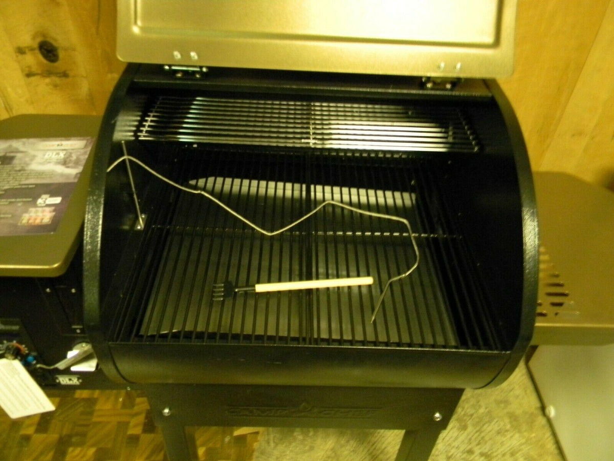 Camp Chef SmokePro DLX Pellet Grill With Cover 570 S.I. Assembled Pick Up Only